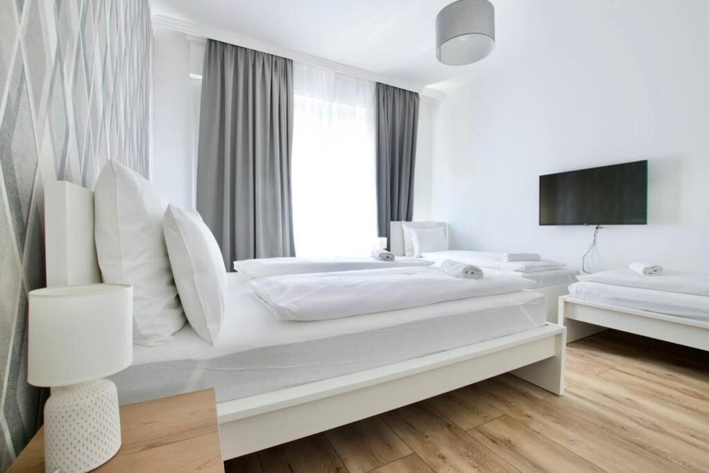 Premium Apartment By Hi5-Vaci Str. 3 Bedroom Budapest Exterior photo