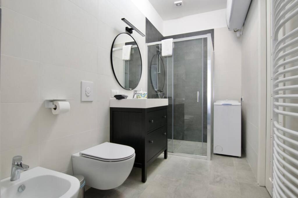Premium Apartment By Hi5-Vaci Str. 3 Bedroom Budapest Exterior photo