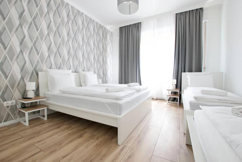 Premium Apartment By Hi5-Vaci Str. 3 Bedroom Budapest Exterior photo