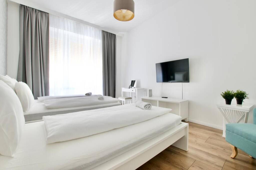 Premium Apartment By Hi5-Vaci Str. 3 Bedroom Budapest Exterior photo